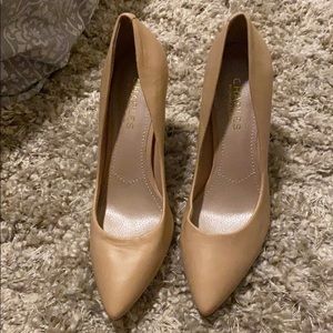 Size 7.5 Charles David